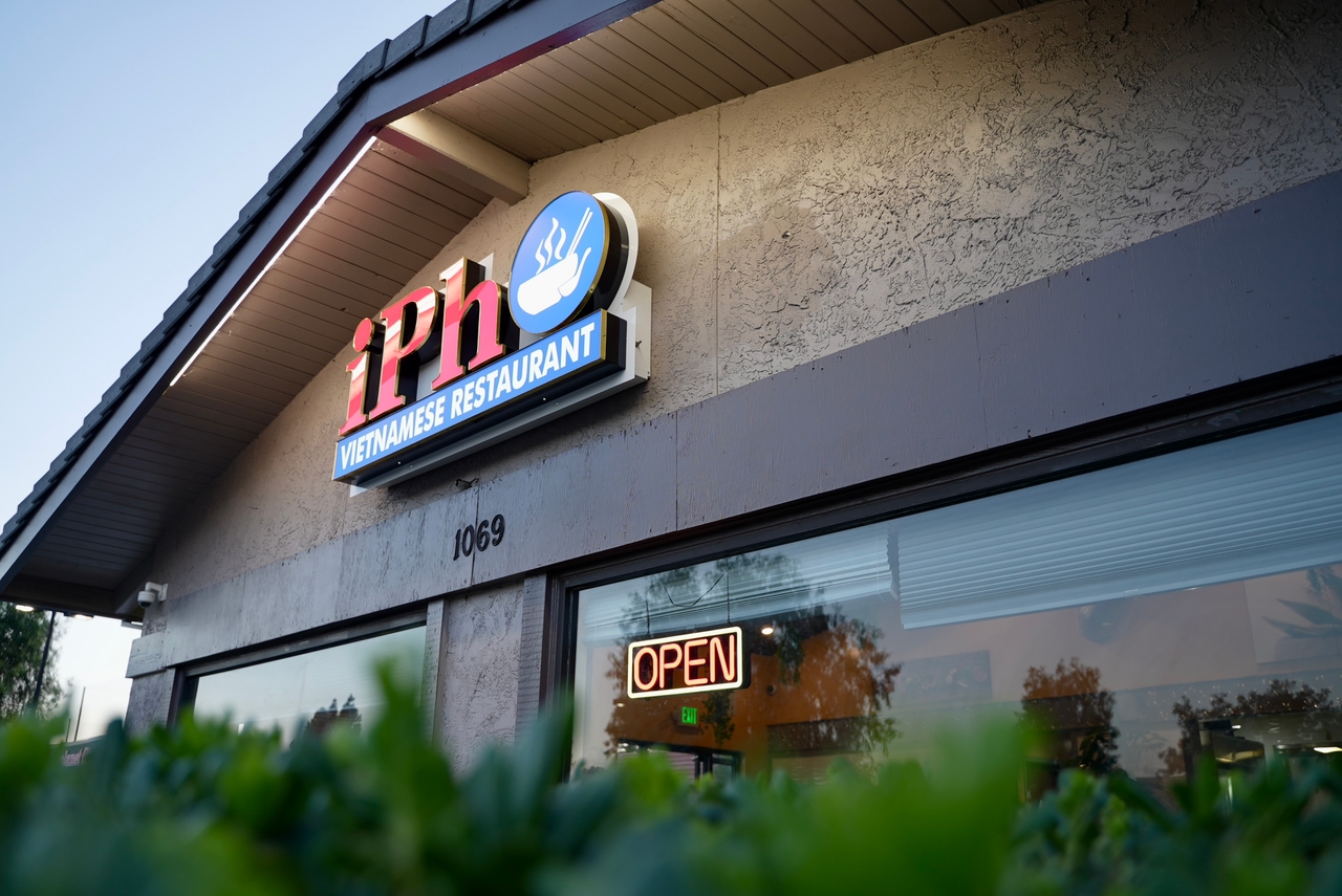 iPho Restaurant exterior storefront in San Jose